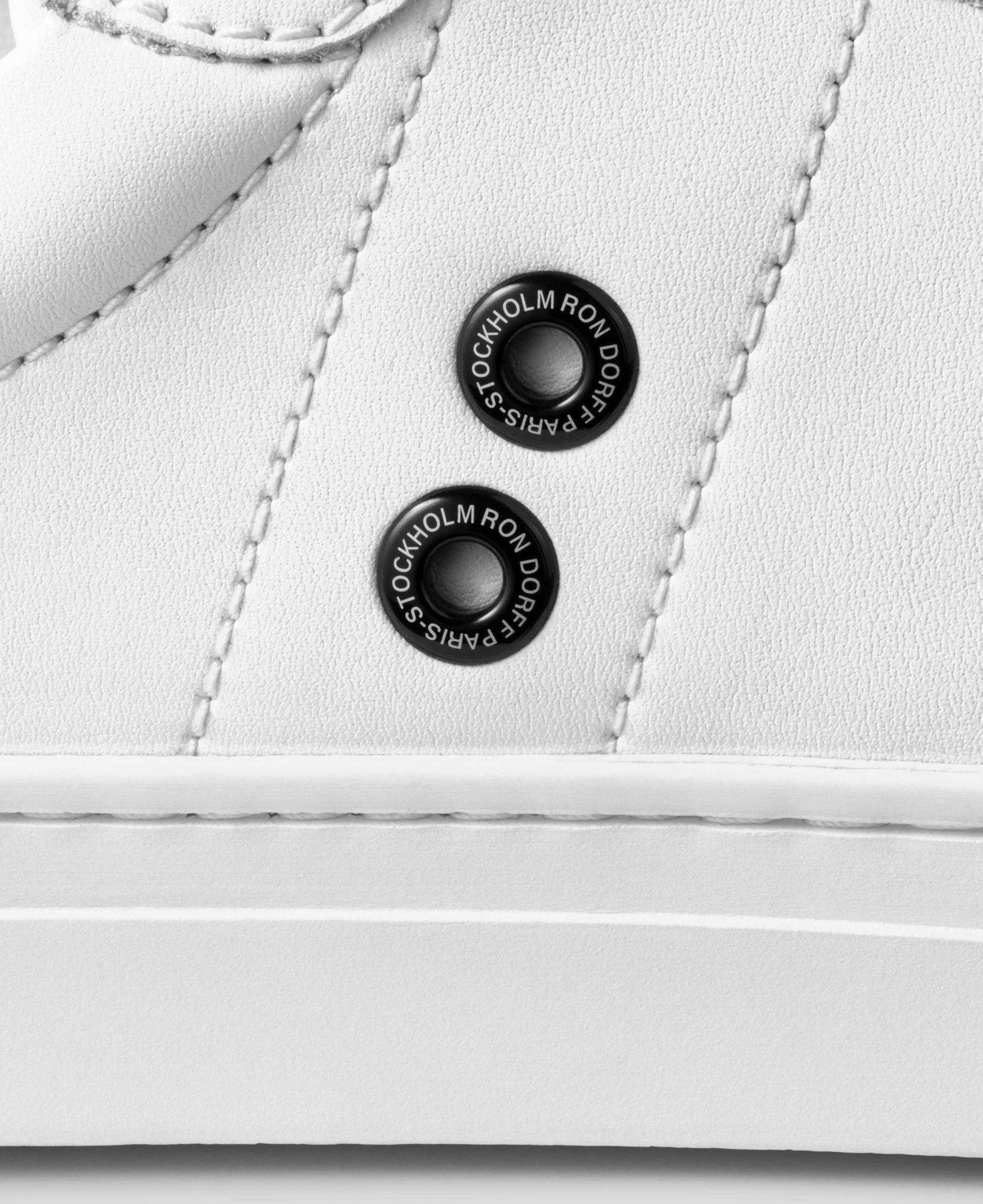 Urban Tennis Shoes: White