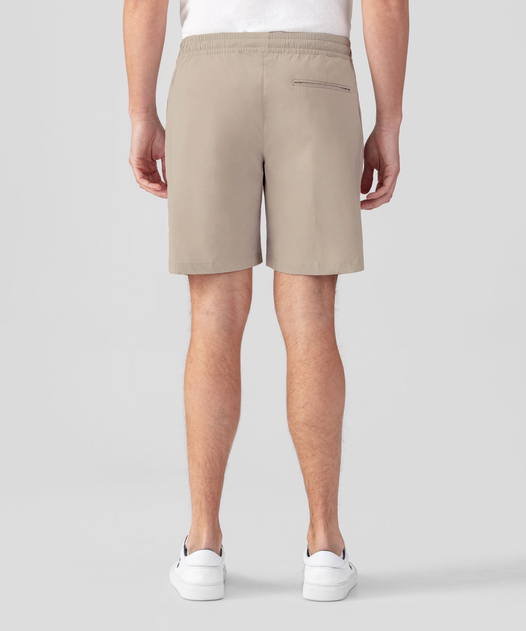 Light Sports Shorts w. Side Stripes: Taupe Grey