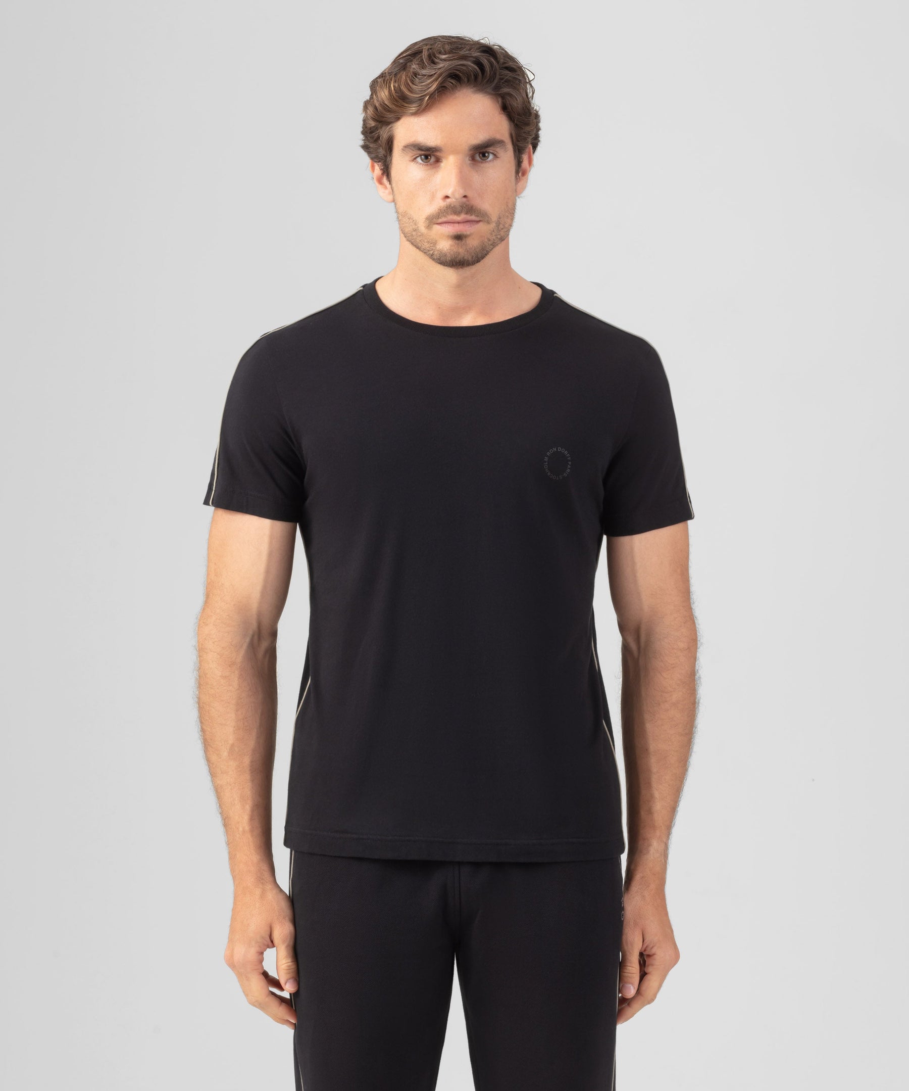 Organic Cotton T-Shirt w. Piping: Black