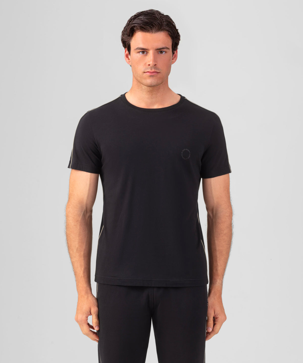 Organic Cotton T-Shirt w. Piping: Black