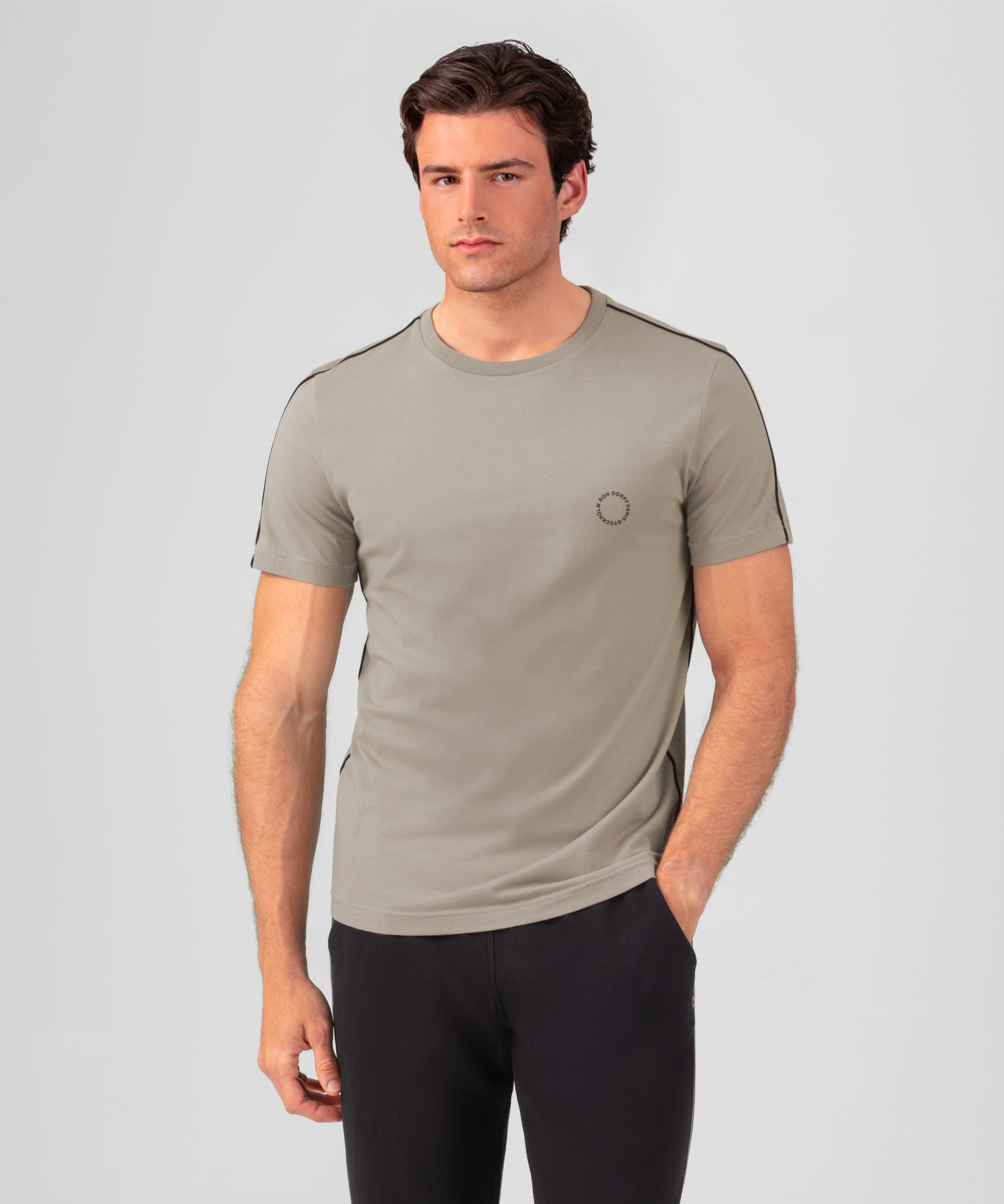 Organic Cotton T-Shirt w. Piping: Dusty Beige