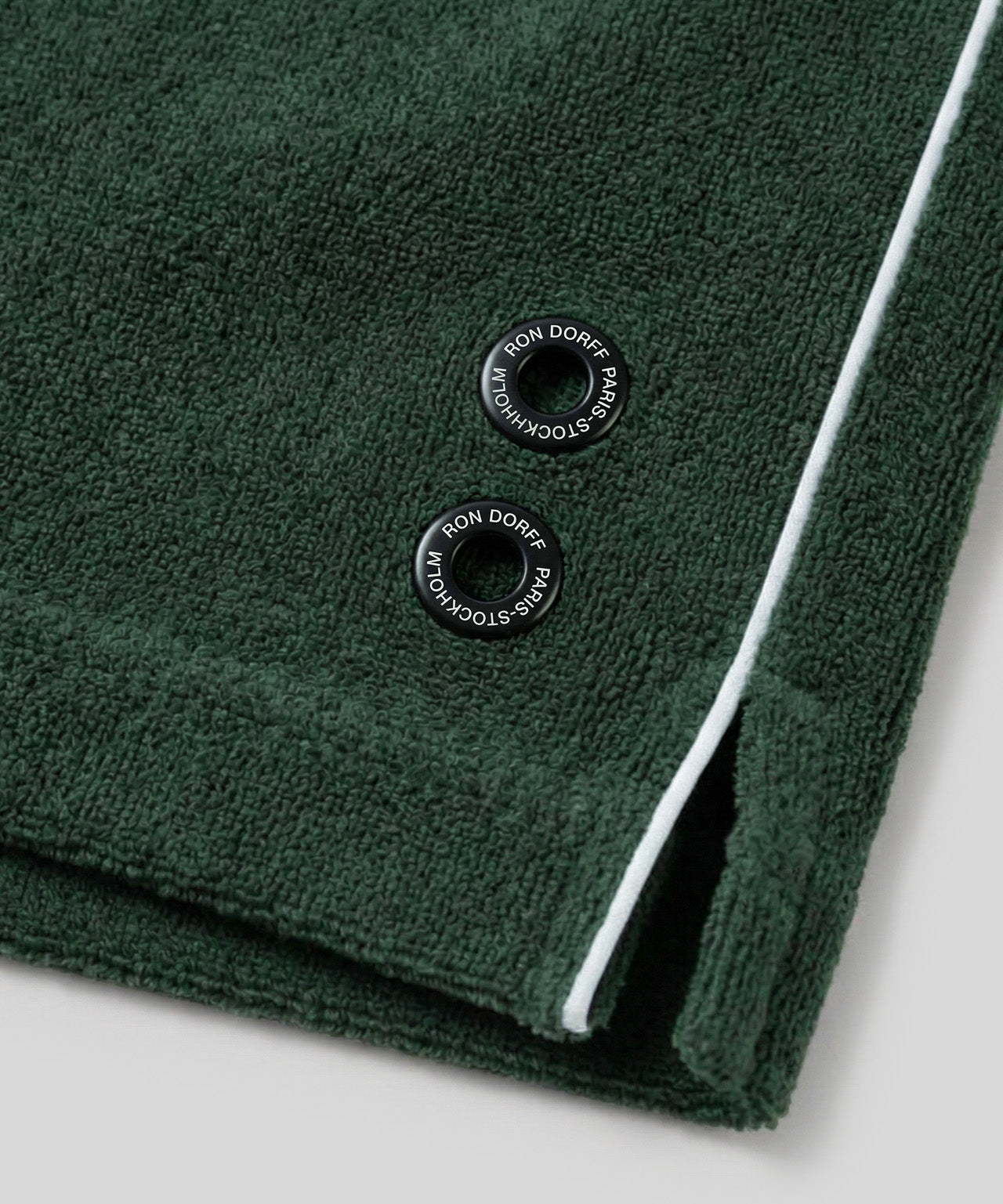 Cotton-Terry Tennis Shorts w. Piping: Court Green