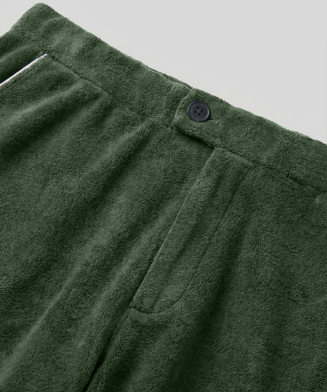 Cotton-Terry Tennis Shorts w. Piping: Court Green