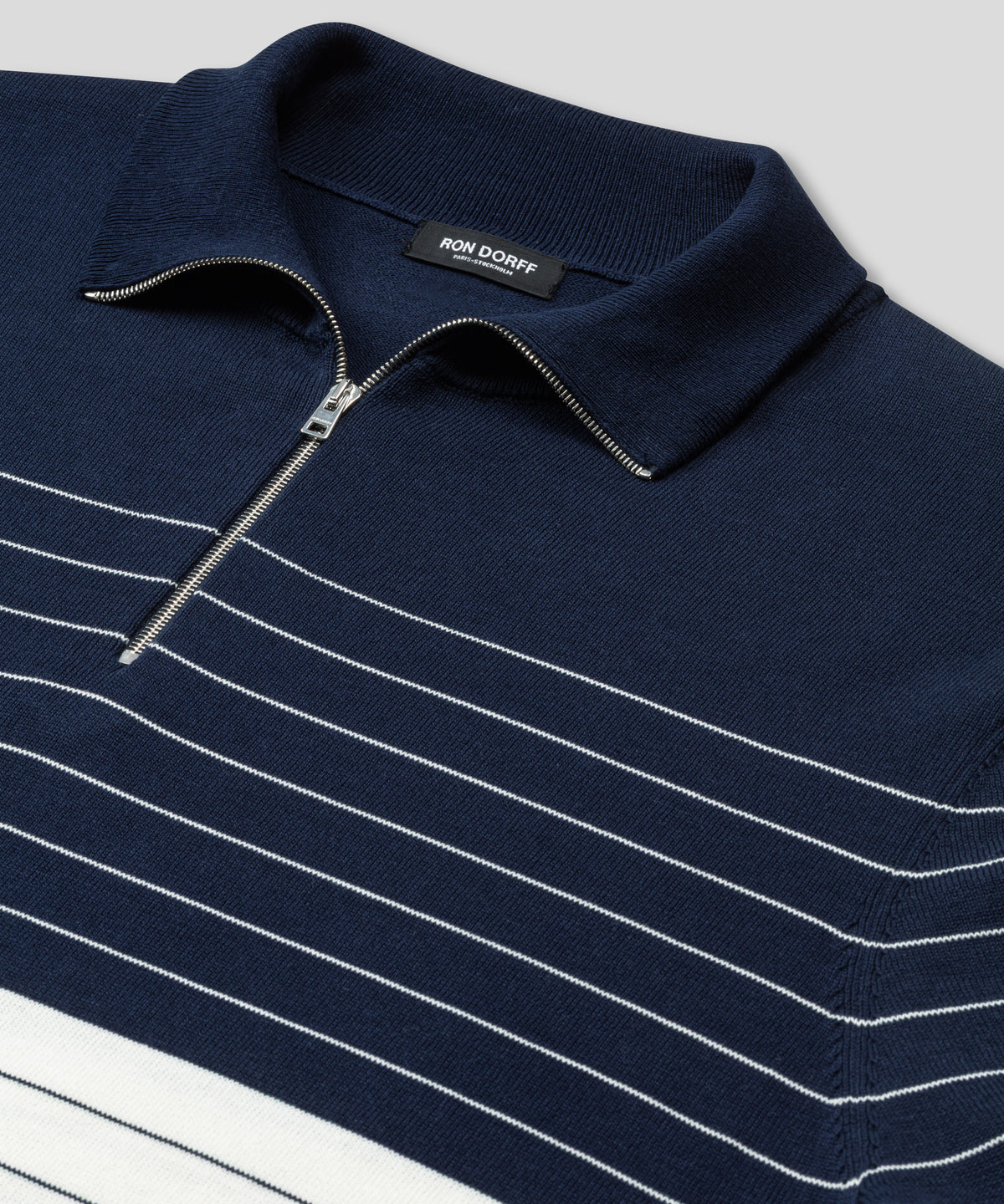 Cotton-Silk RD Polo w. Pin Stripes: Navy/White